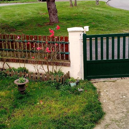 ヴェルヌイユ・ダヴル・エ・ディトン Au Calme Bed & Breakfast エクステリア 写真
