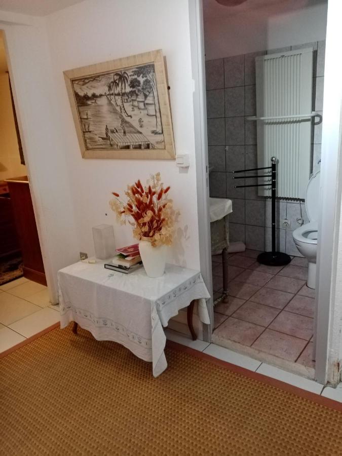 ヴェルヌイユ・ダヴル・エ・ディトン Au Calme Bed & Breakfast エクステリア 写真
