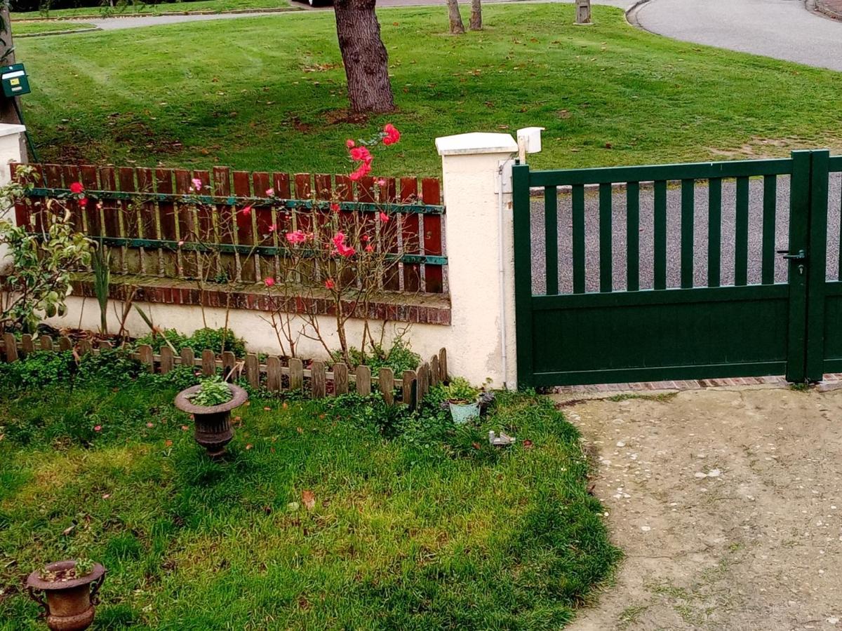 ヴェルヌイユ・ダヴル・エ・ディトン Au Calme Bed & Breakfast エクステリア 写真