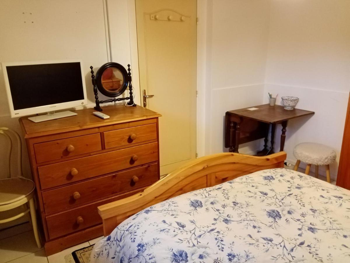 ヴェルヌイユ・ダヴル・エ・ディトン Au Calme Bed & Breakfast エクステリア 写真