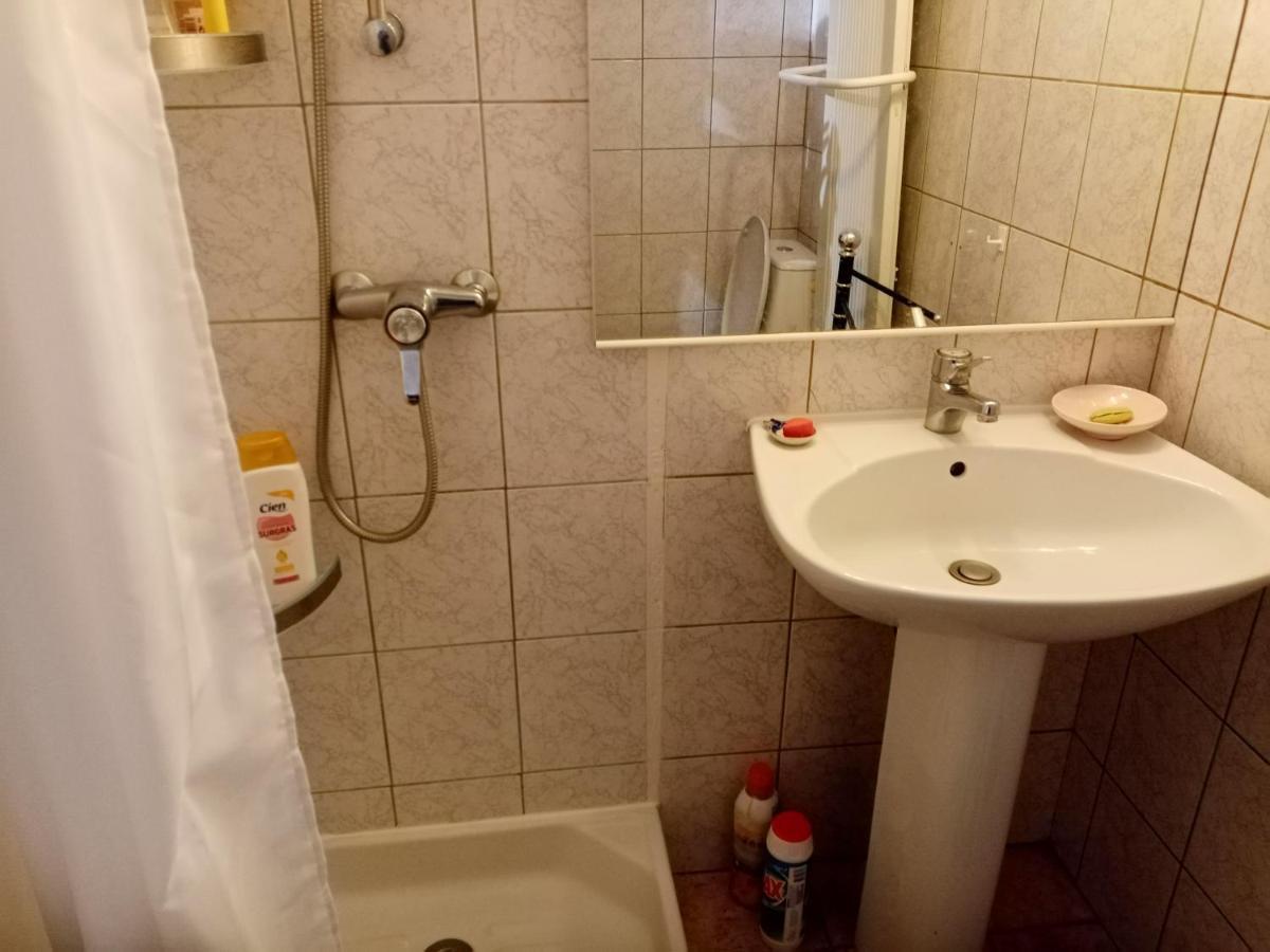 ヴェルヌイユ・ダヴル・エ・ディトン Au Calme Bed & Breakfast エクステリア 写真